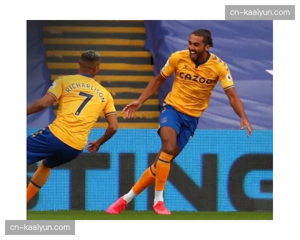 太阳进攻火力全开难掩防守漏洞 阵容磨合问题制约战绩提升 太阳进攻火力全开难掩防守漏洞 阵容磨合问题制约战绩提升