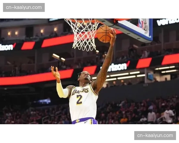 肯纳德防守端贡献抢断盖帽 湖人新援全面性超出预期 肯纳德防守端贡献抢断盖帽 湖人新援全面性超出预期